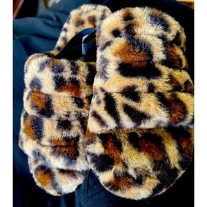 ✨ rouge helium slippers ✨